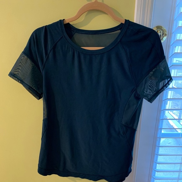 Lululemon Short Sleeve - Picture 2 of 4